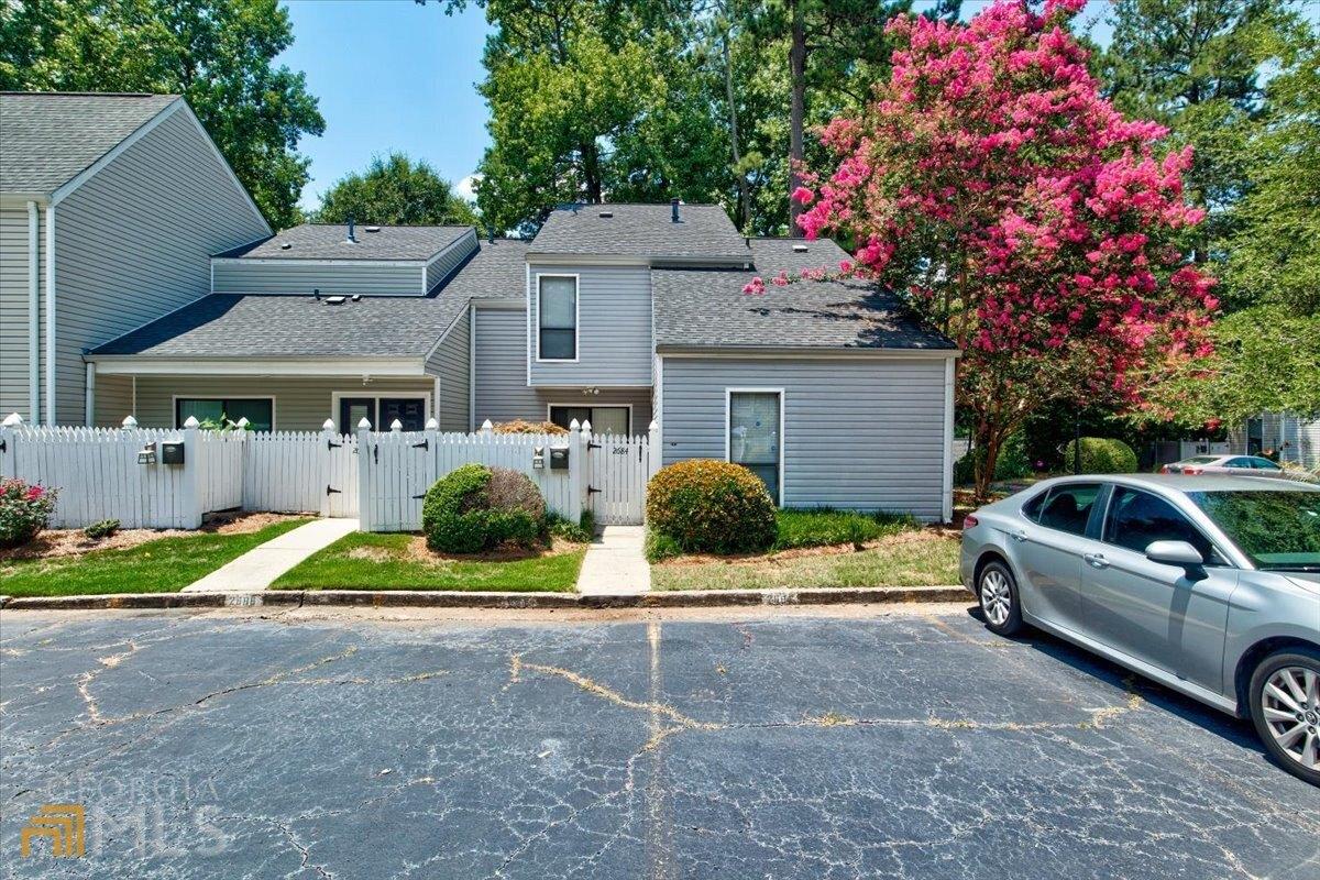 Meadowlawn Dr Se, Marietta, GA 30067