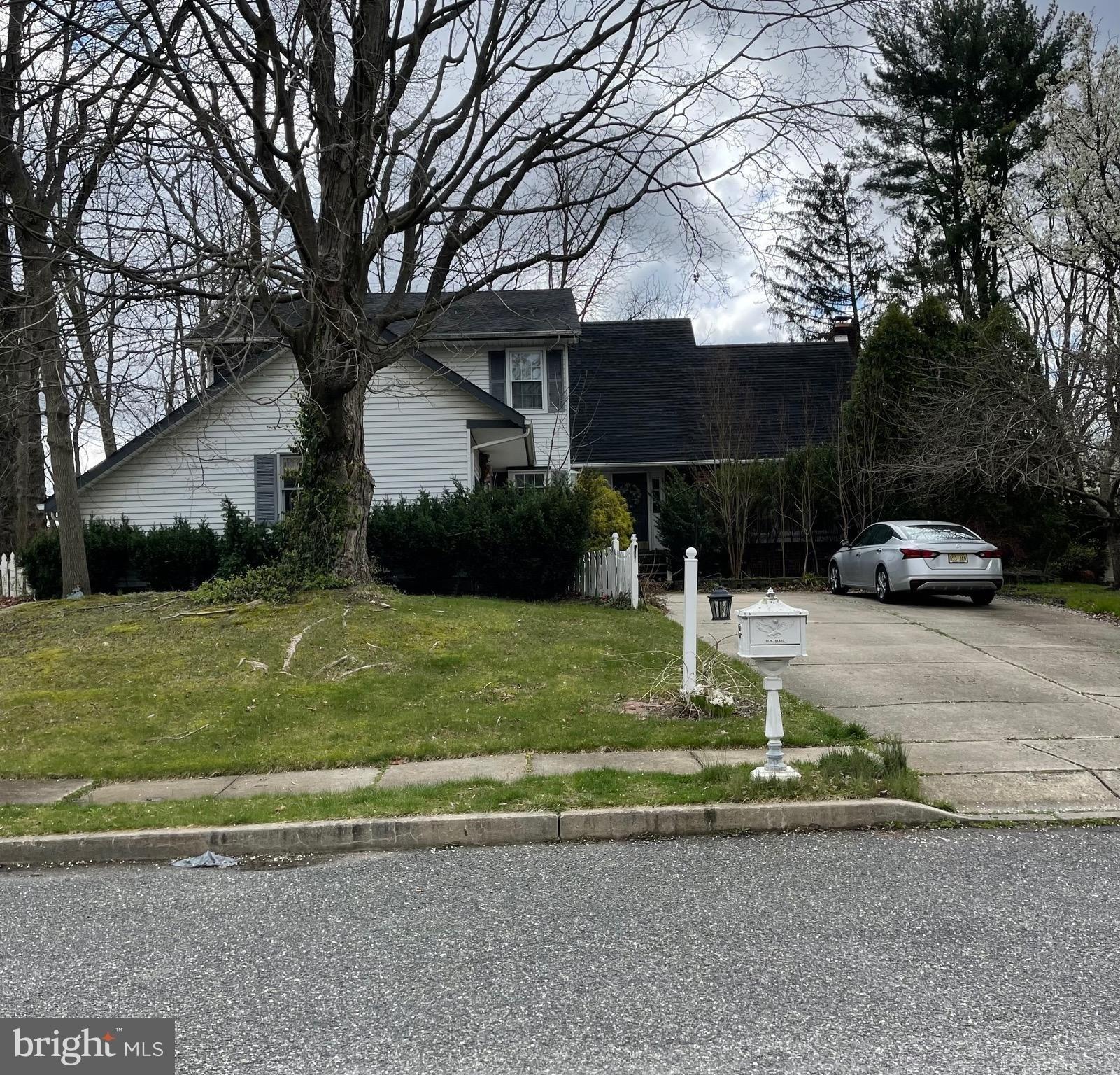 E Coach Ln, Mount Laurel, NJ 08054