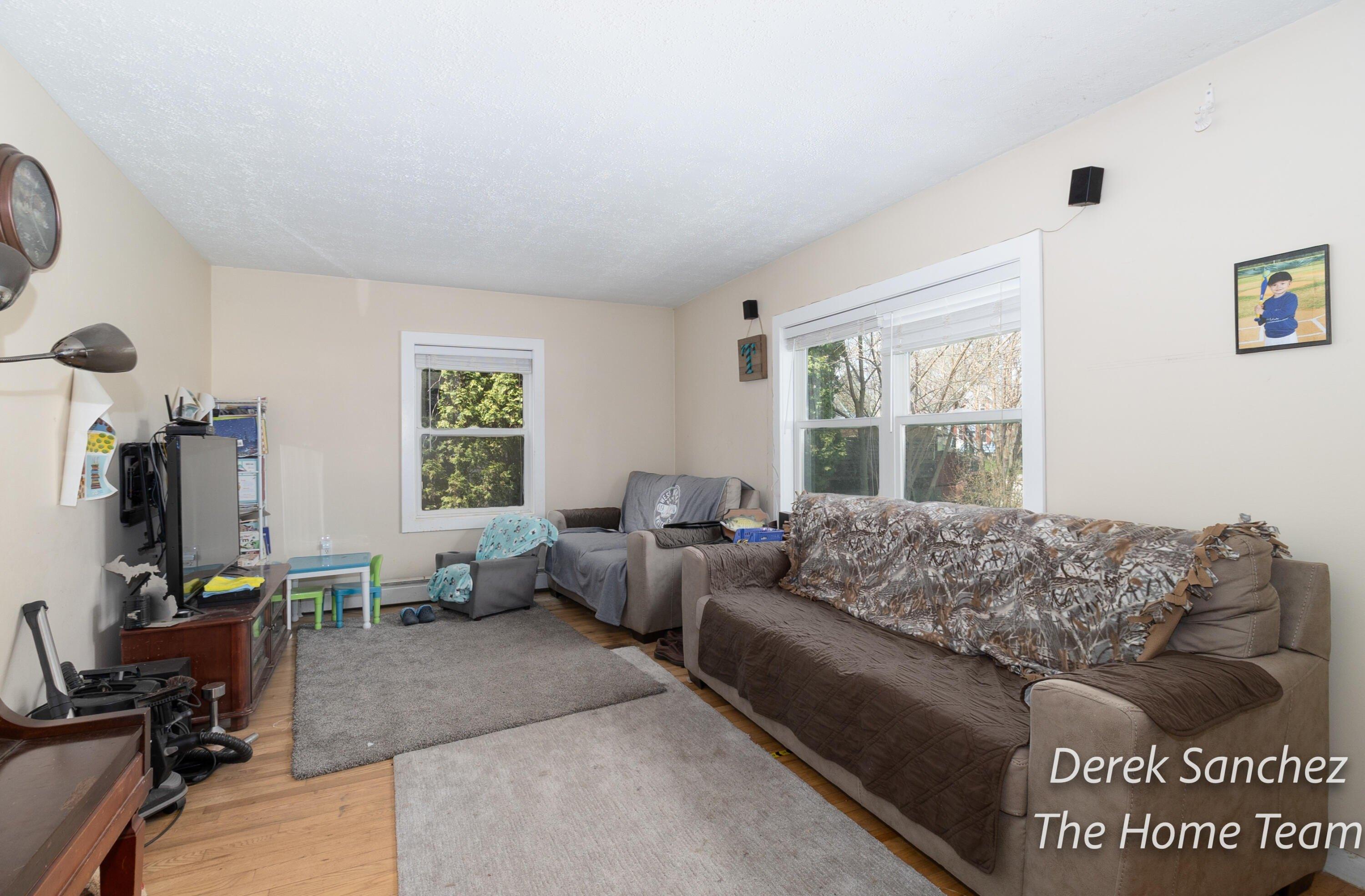 Amelia St, Marne, MI 49435