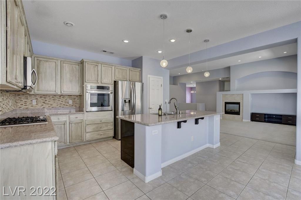 Castellane Dr, Las Vegas, NV 89141