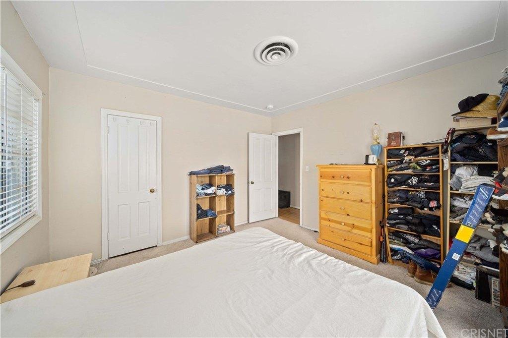 Lindley Ave, Northridge, CA 91325