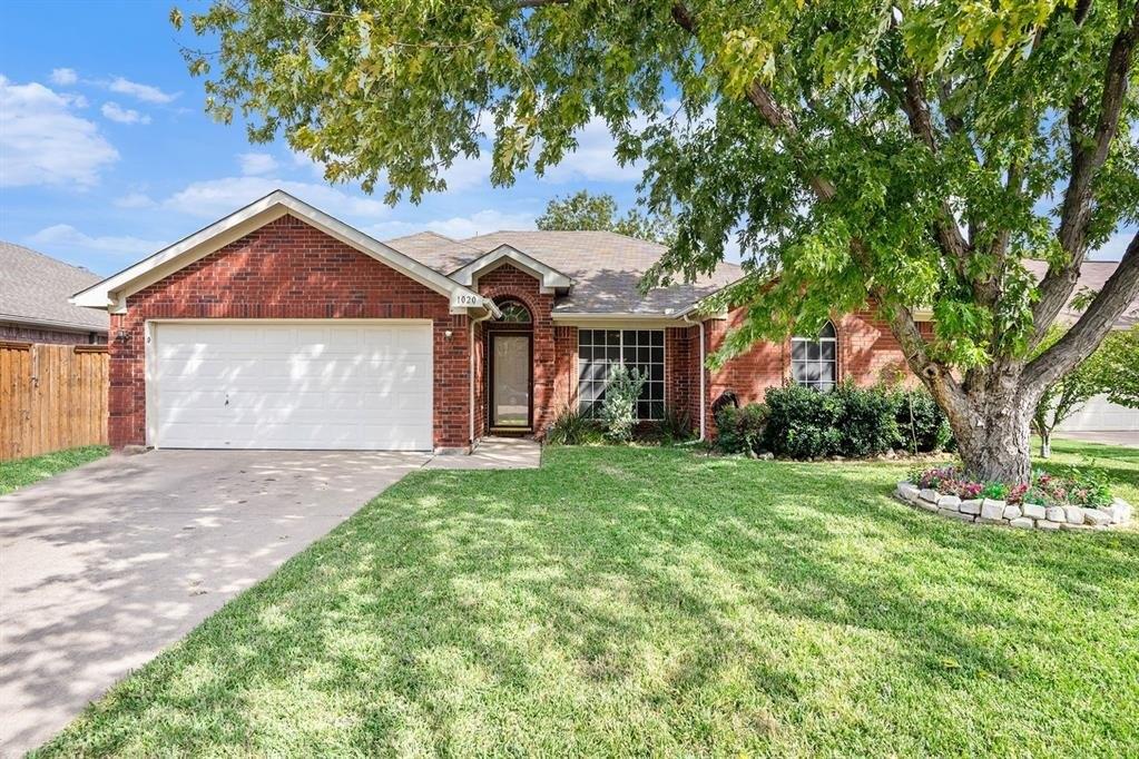 Hannah St, Burleson, TX 76028