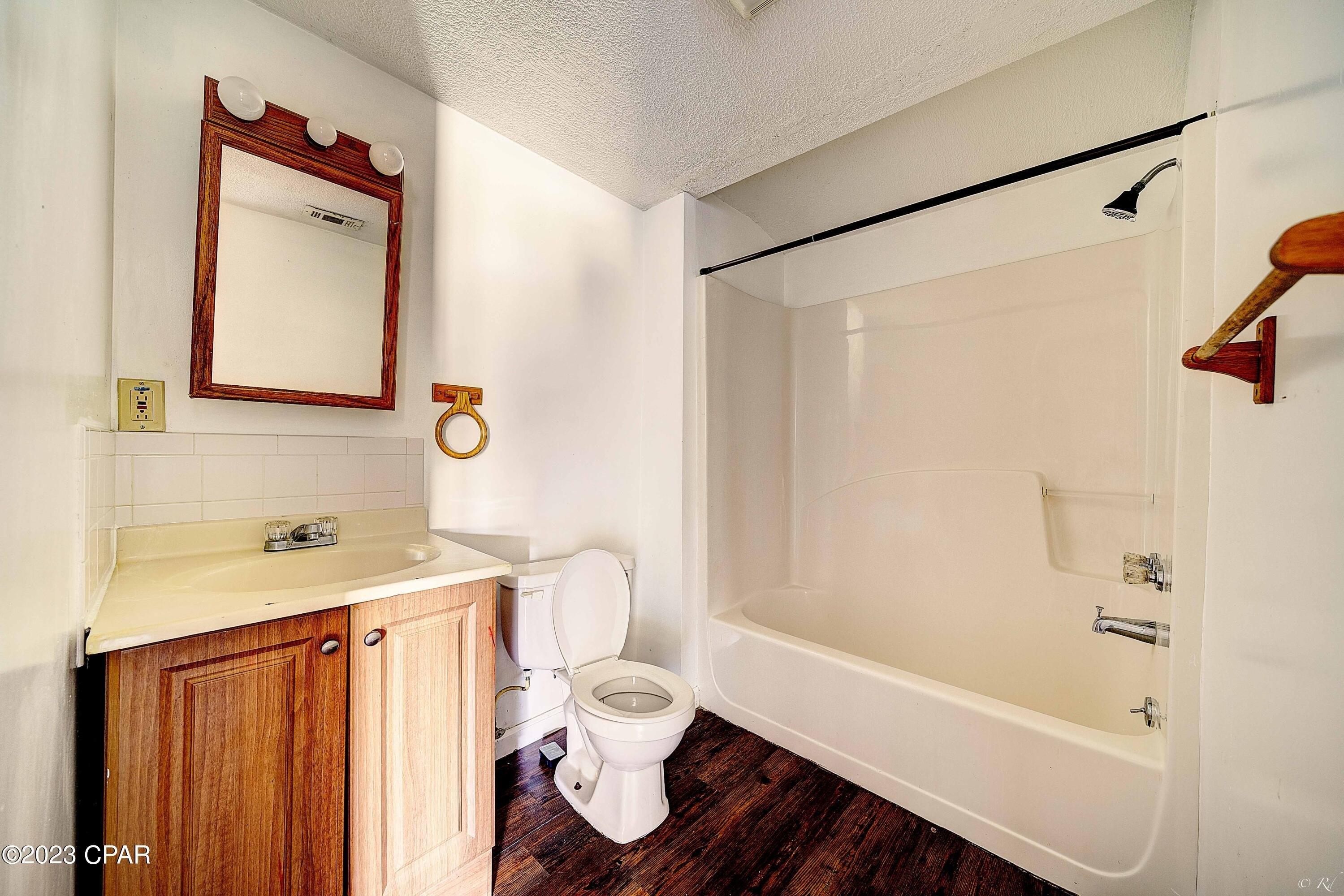 E 9th Ct, Panama City, FL 32401