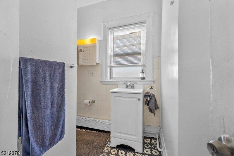 N 12th St, Newark, NJ 07107