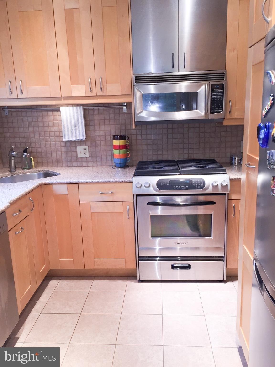Gunston Rd, Alexandria, VA 22302