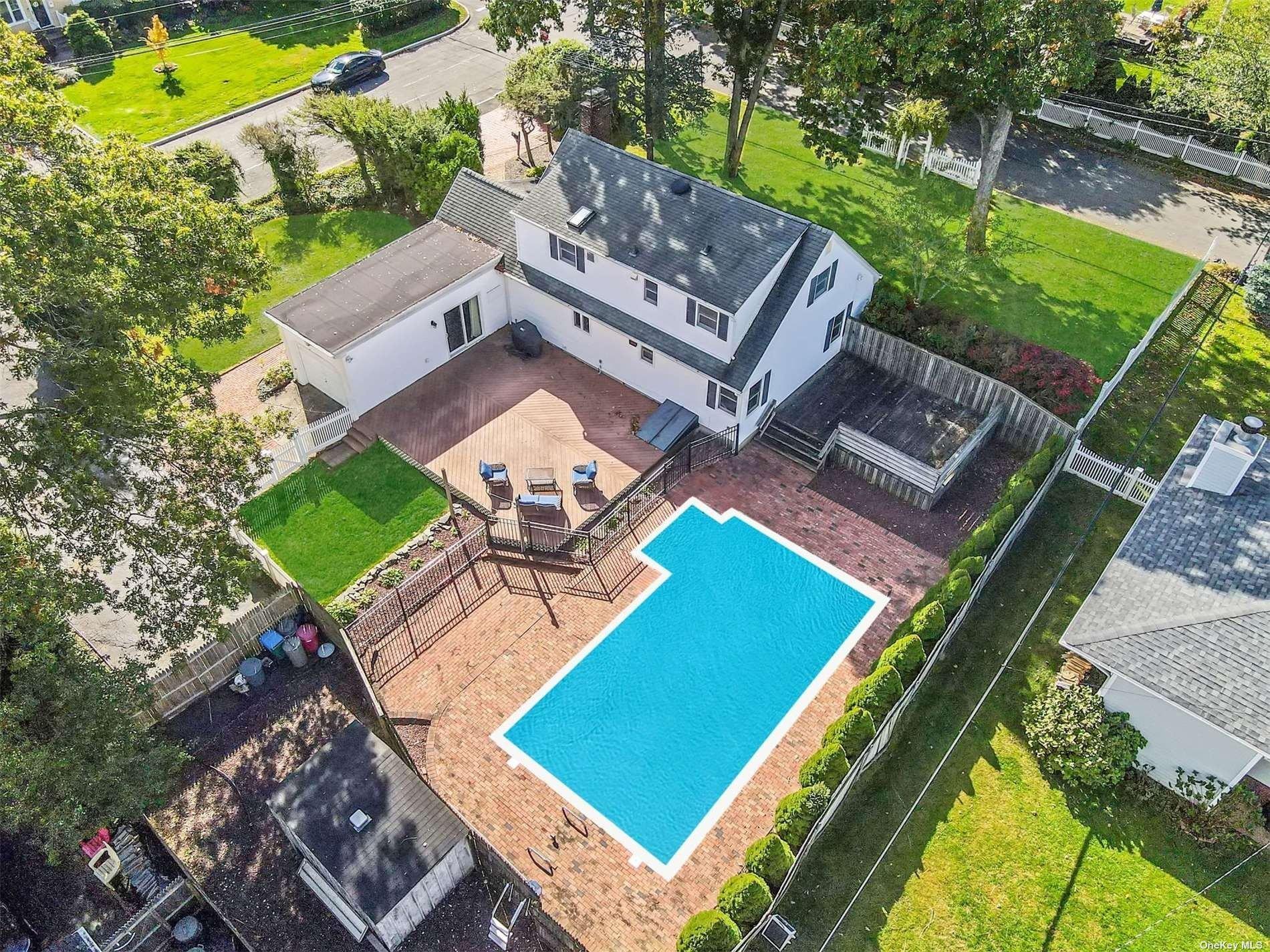 Cambon Ave, Saint James, NY 11780