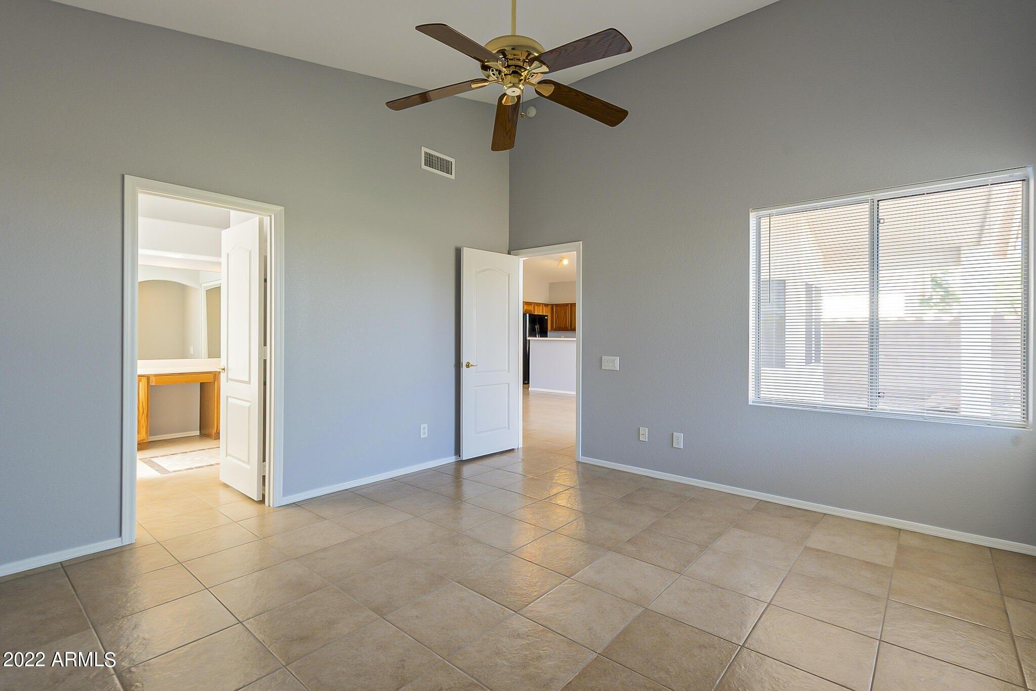 W Beverly Ln, Phoenix, AZ 85023