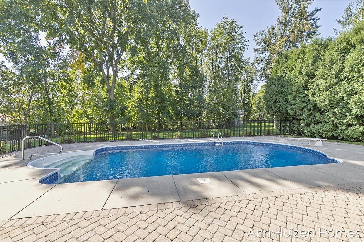 Beckie Dr Sw, Wyoming, MI 49418