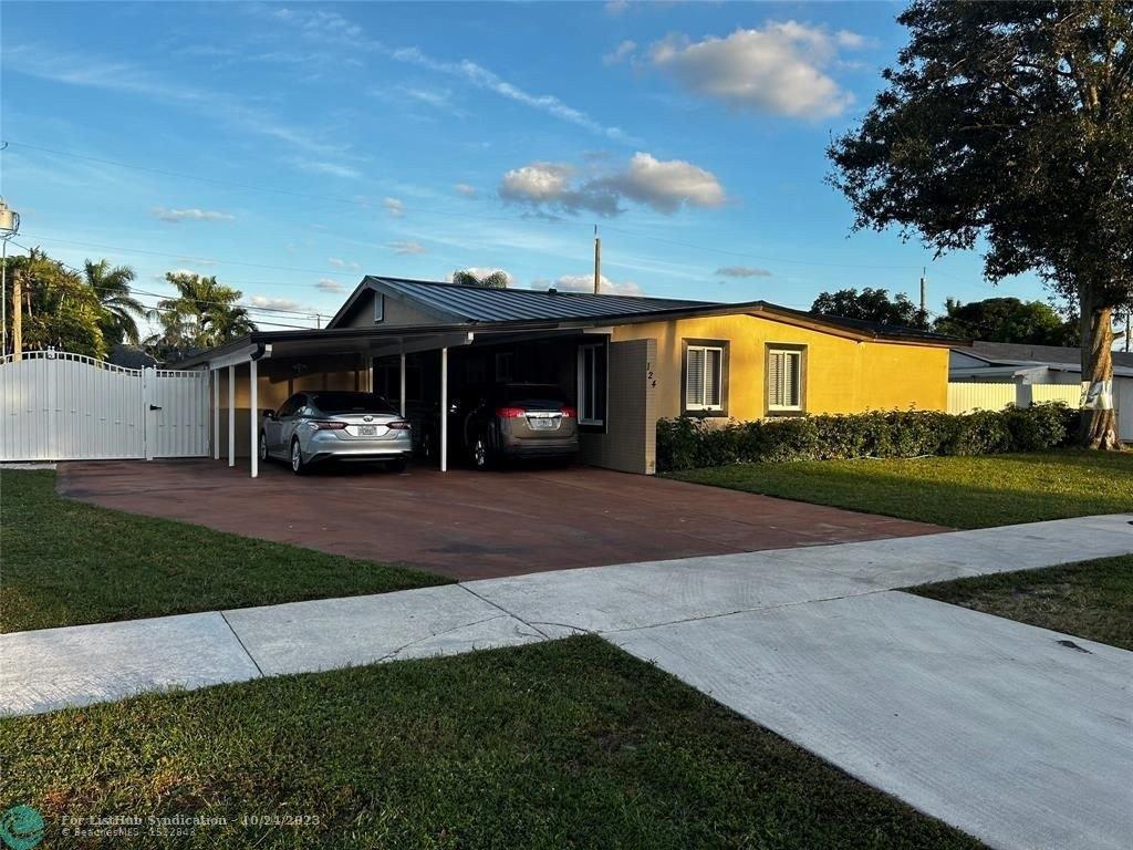Davis Rd, Palm Springs, FL 33461