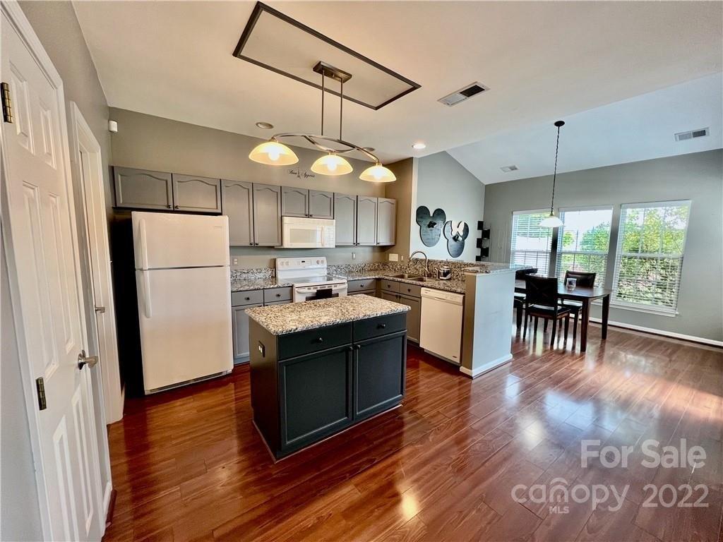 Glendale St, Detroit, MI 48238