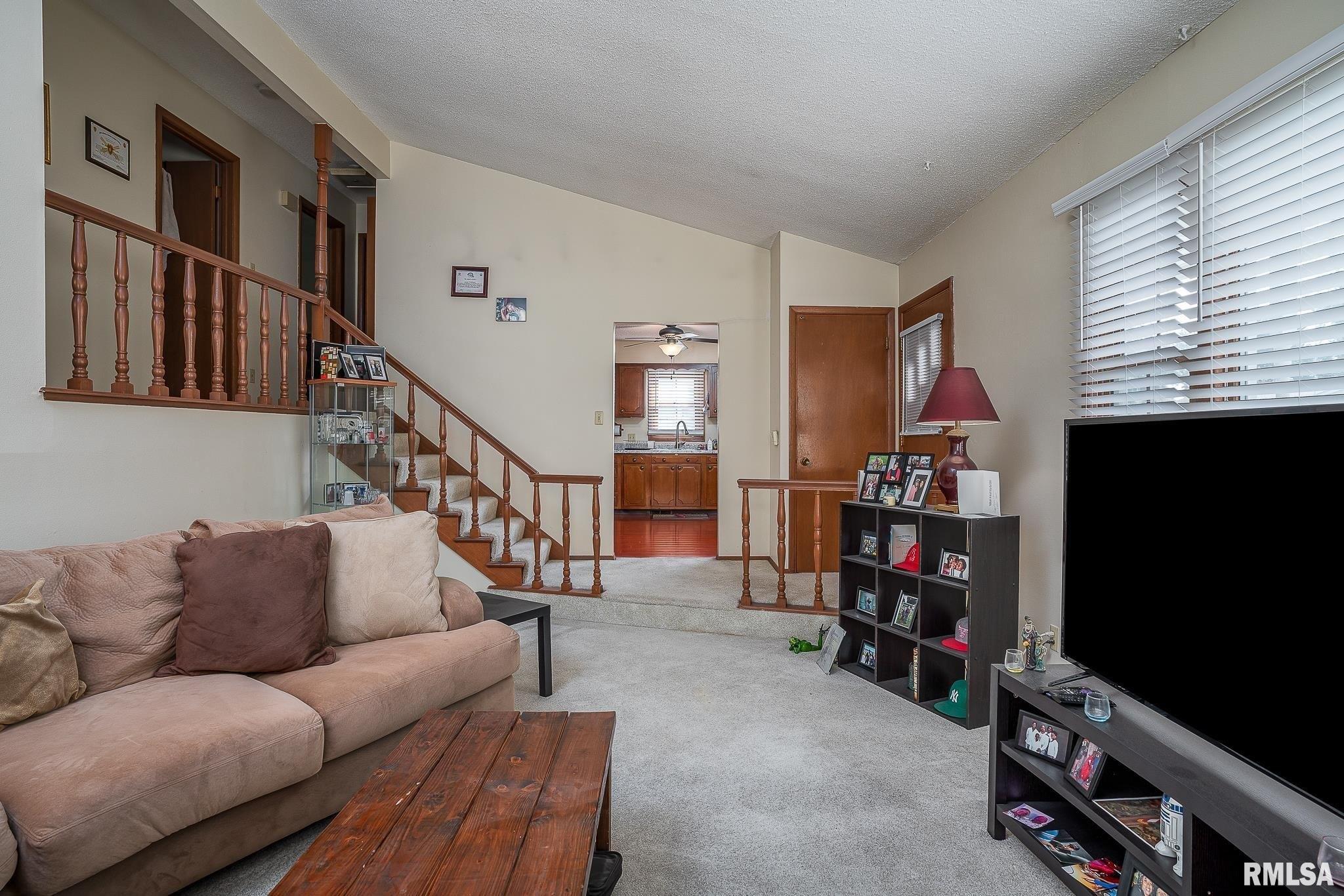 Jebens Ave, Davenport, IA 52804