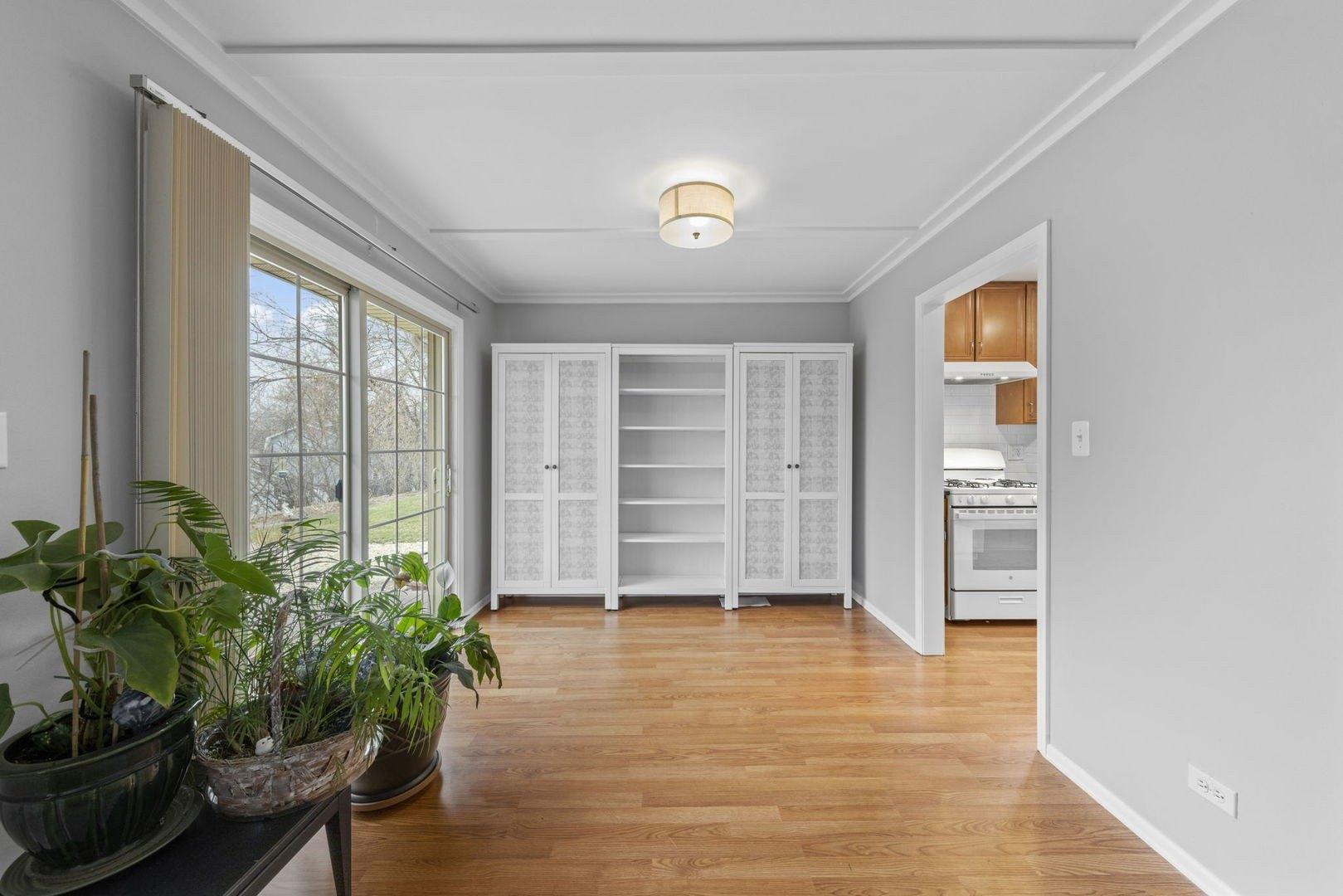 Evergreen Ln, Bloomingdale, IL 60108