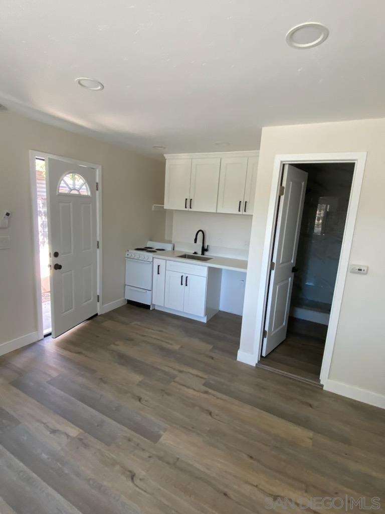 Dwight St, San Diego, CA 92105