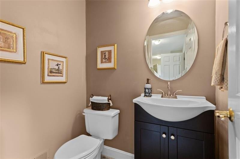 Chris Dr, South Park, PA 15129