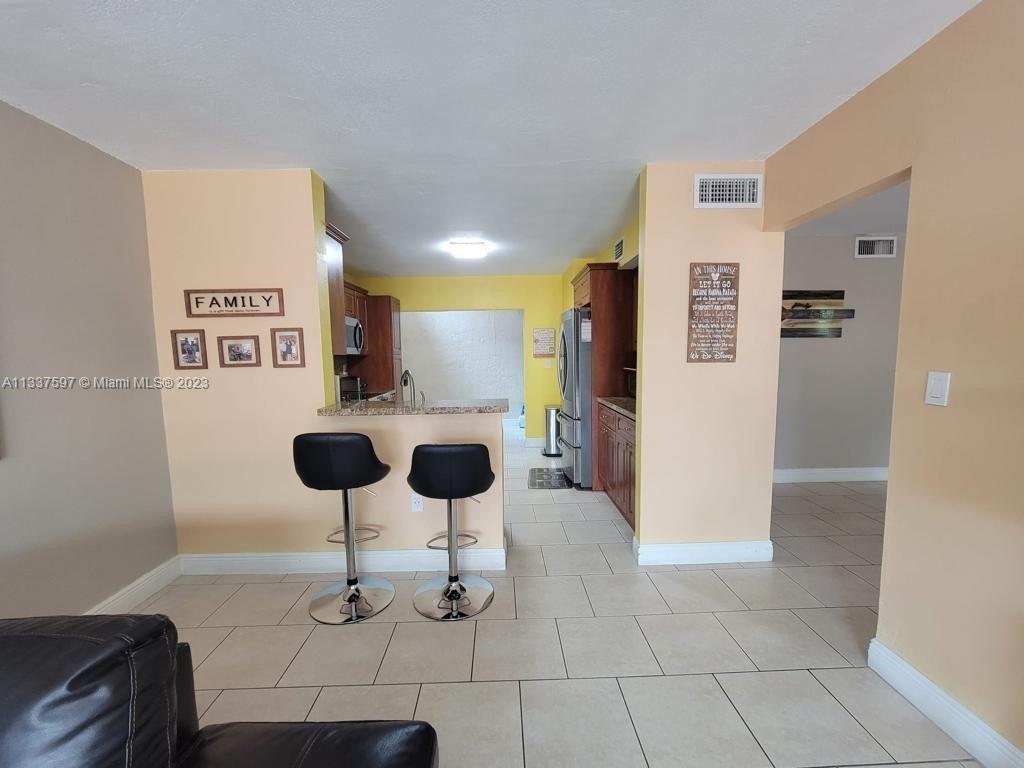 Sw 10th Ln, Miami, FL 33184