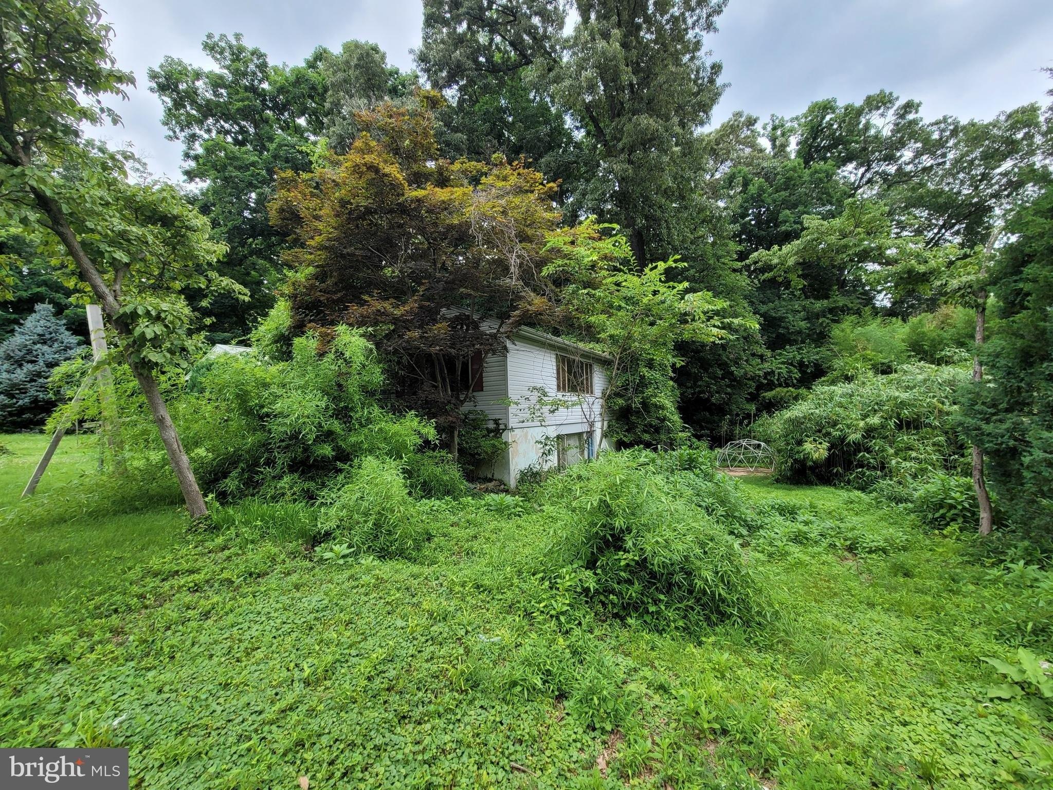 Lawrence Ave, Kensington, MD 20895