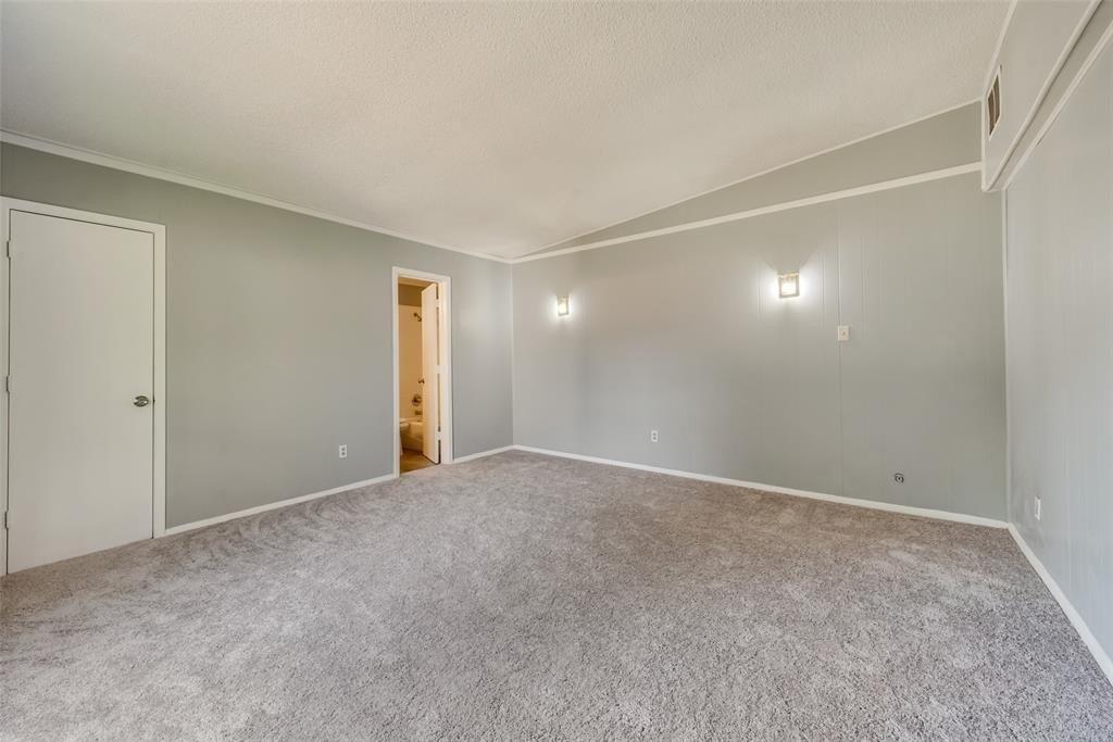 Conlin Dr, Fort Worth, TX 76134