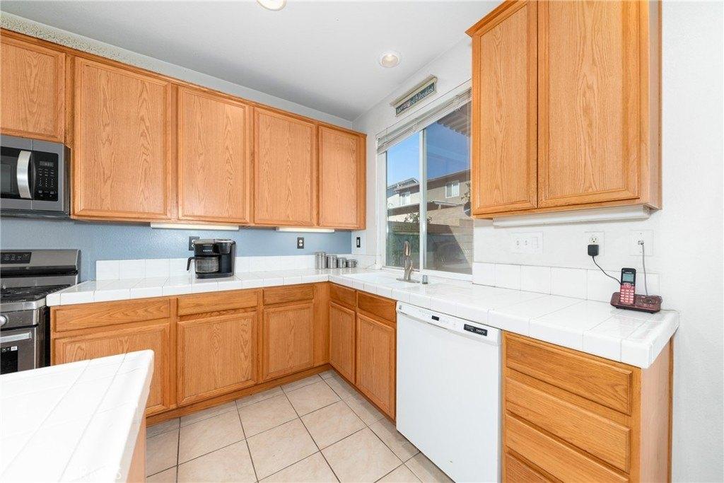 Olympia Ave, Fontana, CA 92336