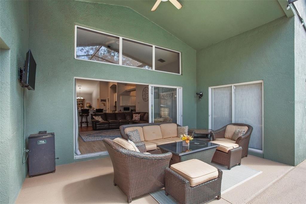 Whimbrelwood Dr, Lithia, FL 33547