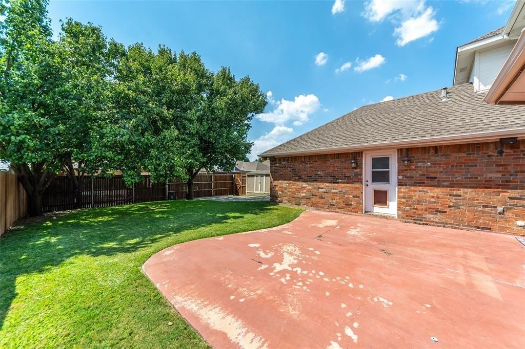 High Cliff Dr, The Colony, TX 75056