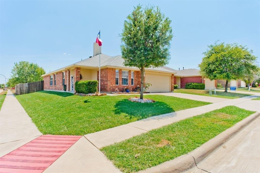 Roping Reins Way, Haslet, TX 76052
