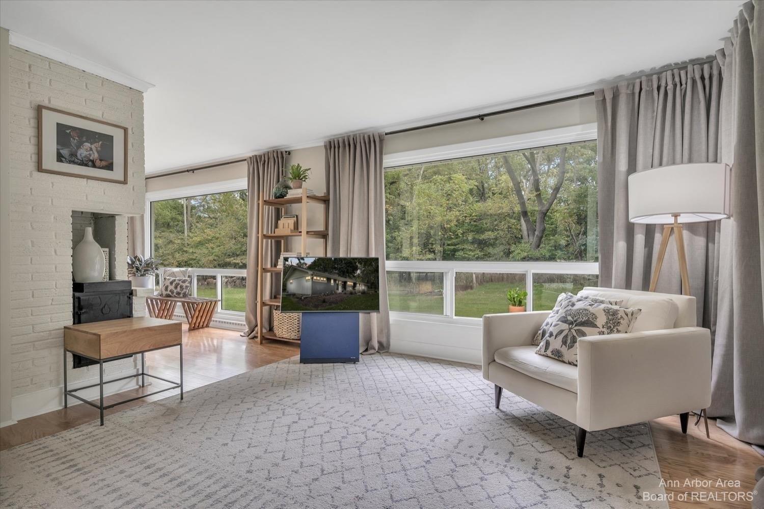 Whippoorwill Ln, Ann Arbor, MI 48103
