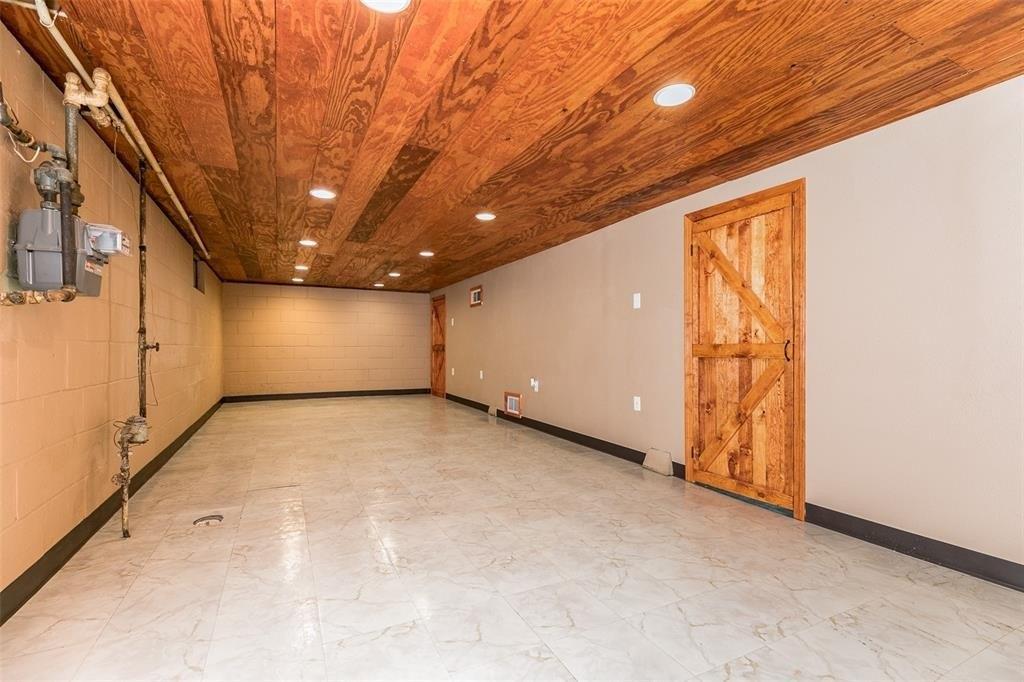 37th St Ne, Cedar Rapids, IA 52402
