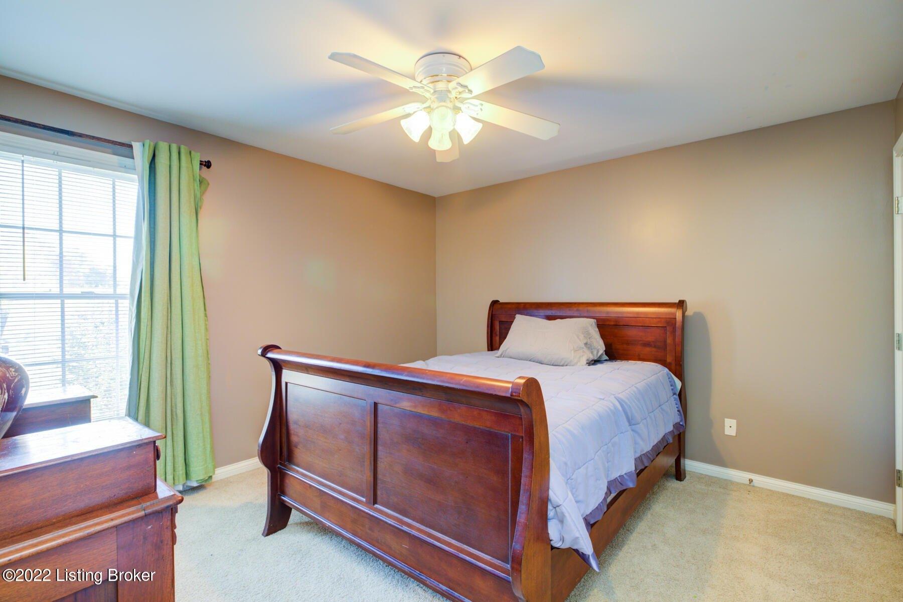 Sewell Dr, Louisville, KY 40291