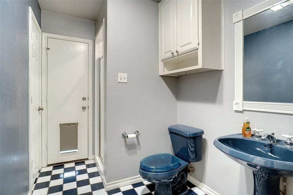 Charlene Dr, Azle, TX 76020