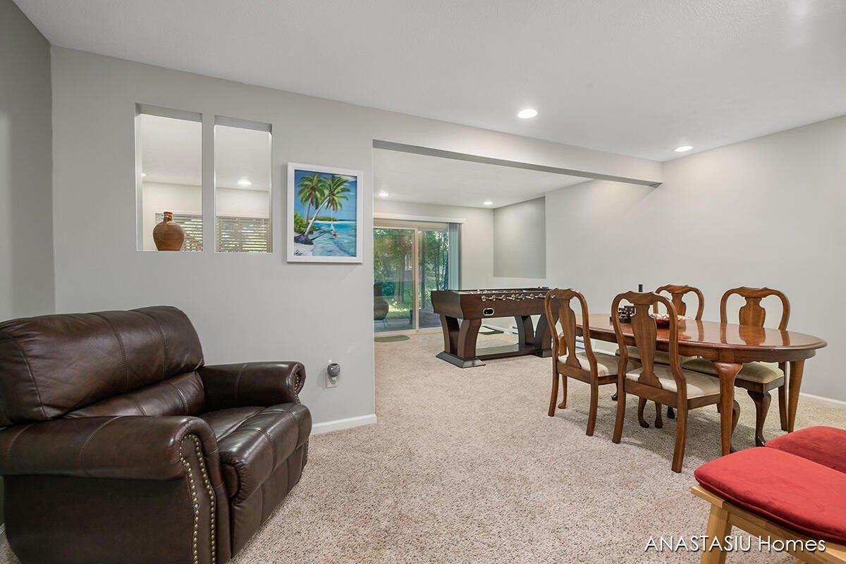 Hartfield Ct Se, Ada, MI 49301