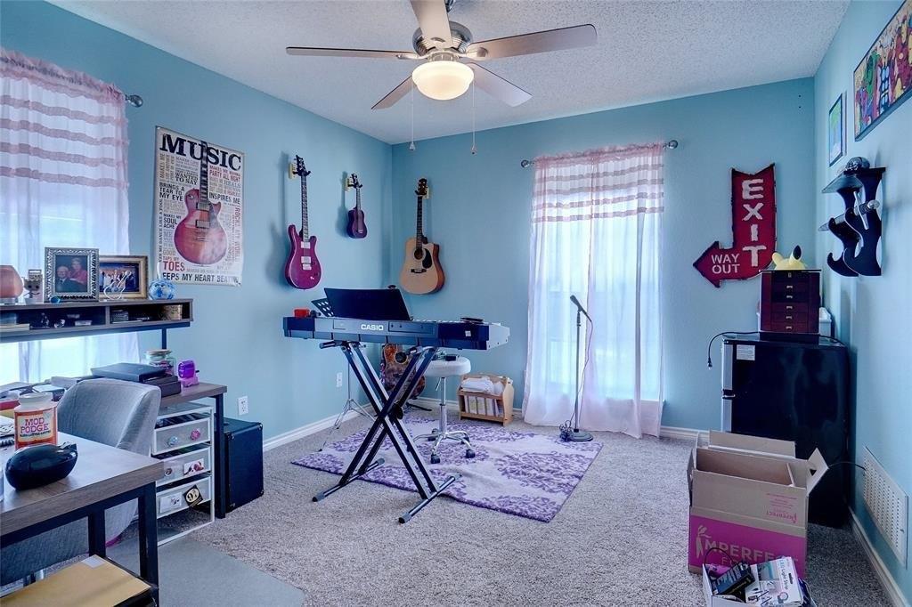 Quail Crest St, Grapevine, TX 76051