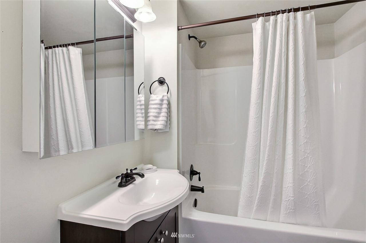 Lorraine Ave S, Lakewood, WA 98499
