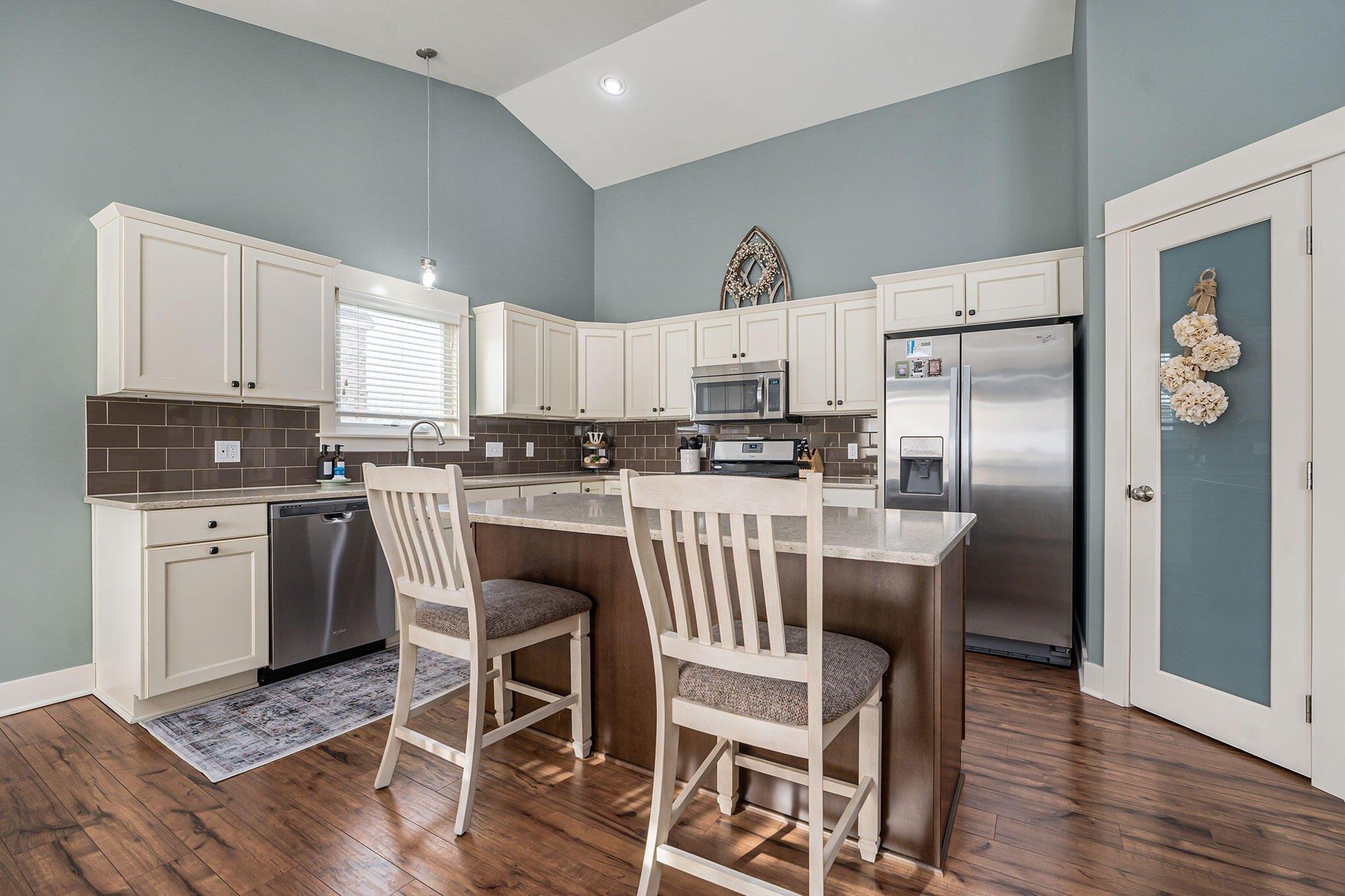 Woodrush Ct, Grand Haven, MI 49417
