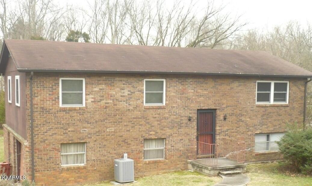 Deerfield Rd, Knoxville, TN 37921