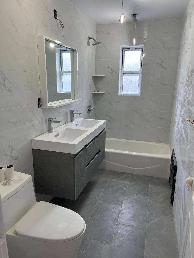 70th Rd, Flushing, NY 11367