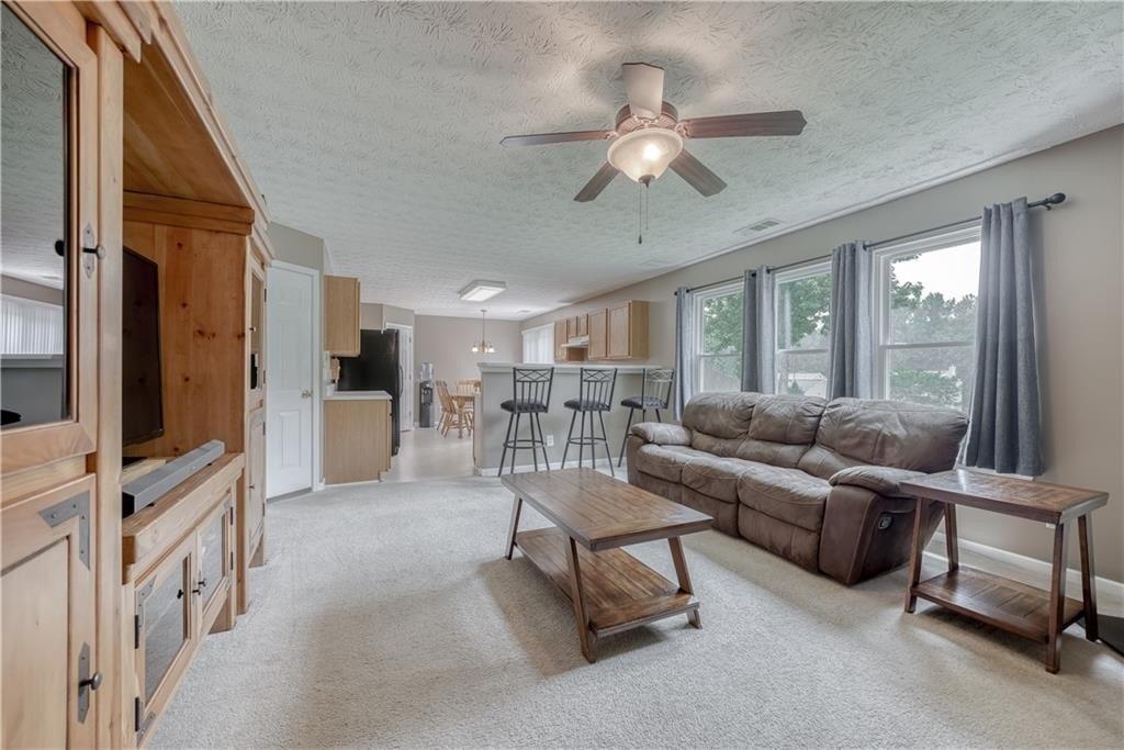 Deer Valley Dr Nw, Acworth, GA 30101