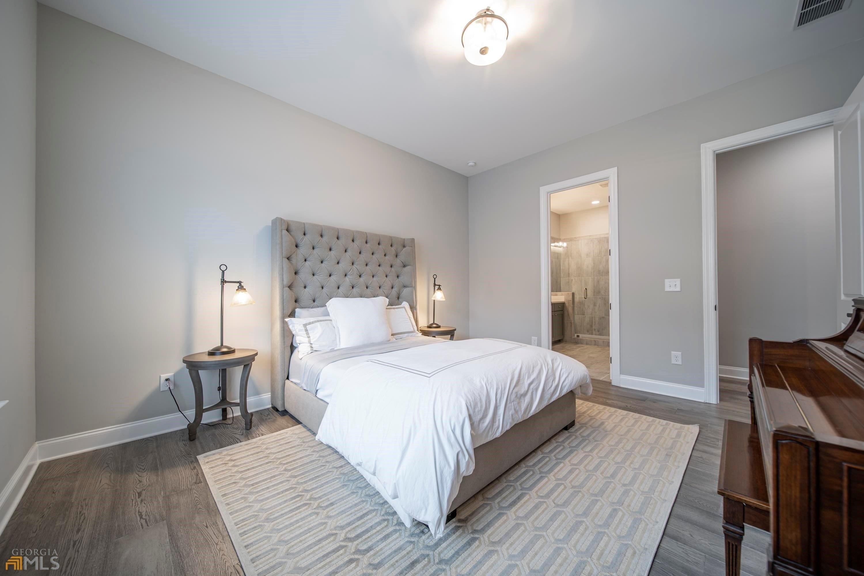 Baroque Dr, Alpharetta, GA 30009