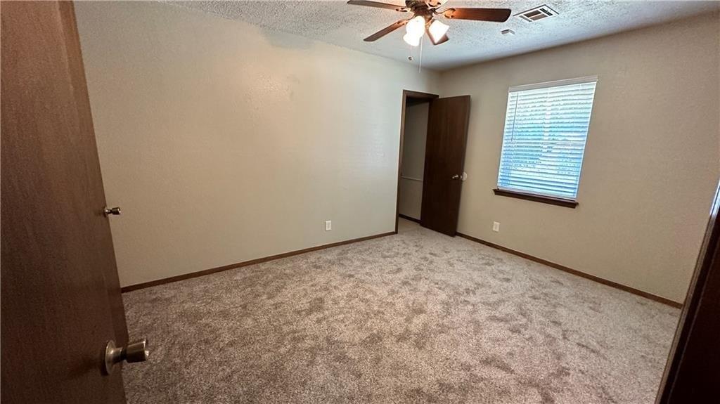 N Tucker Ave, Shawnee, OK 74804