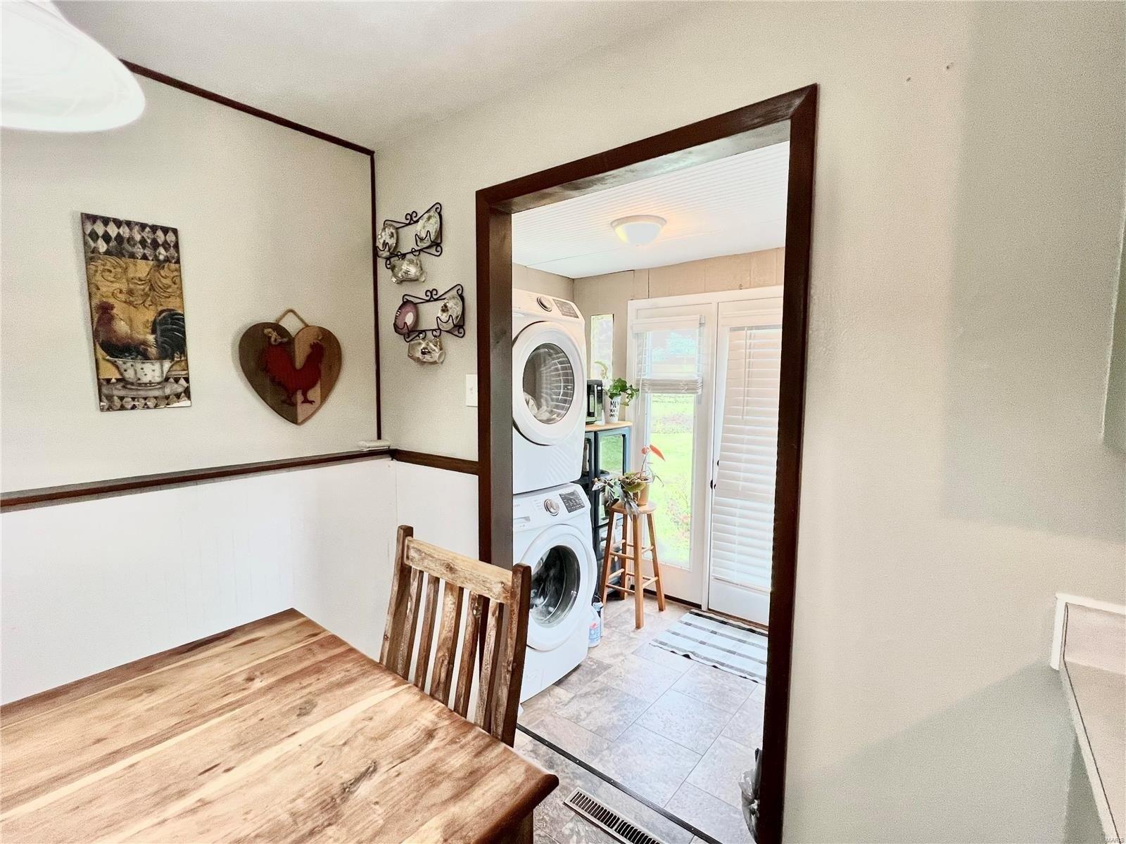 Apache Ln, House Springs, MO 63051