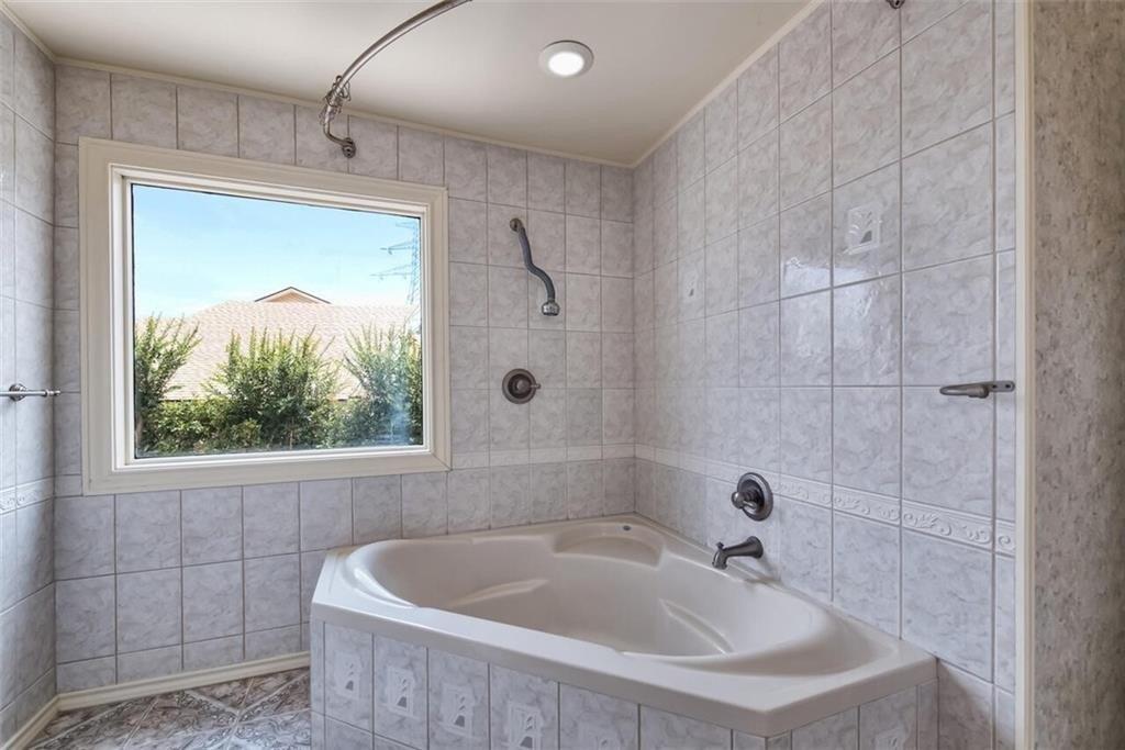 Green Oak Dr, Waco, TX 76710