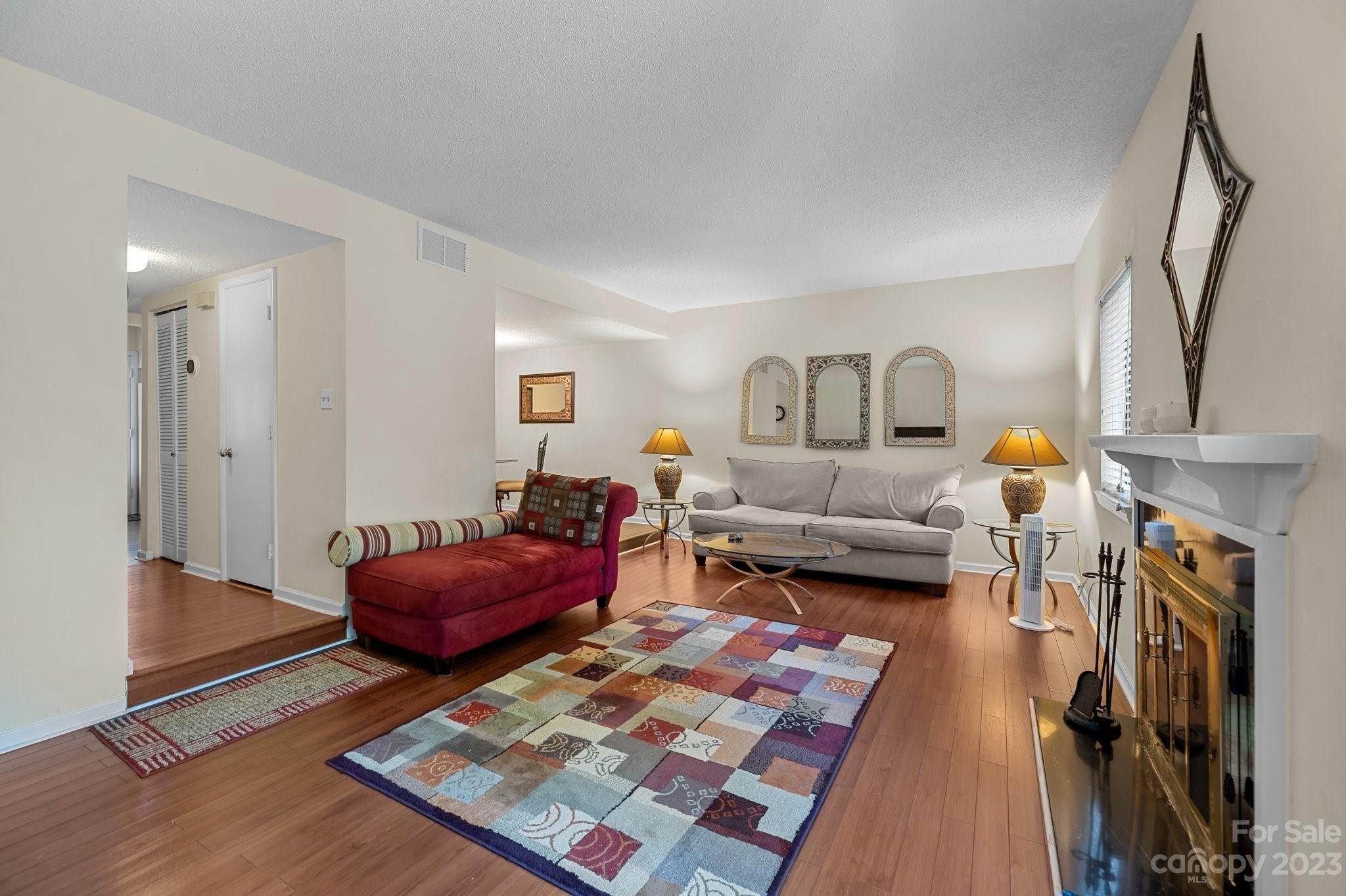 Maple Glenn Ln, Charlotte, NC 28226