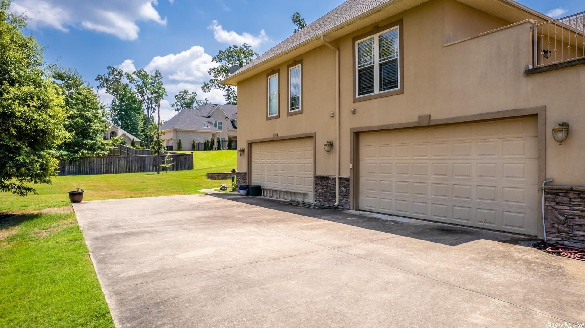 Palm Beach Ave, Benton, AR 72019