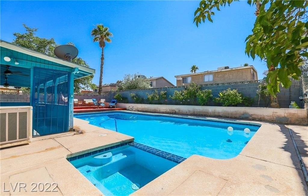 Lake Pl, Las Vegas, NV 89147