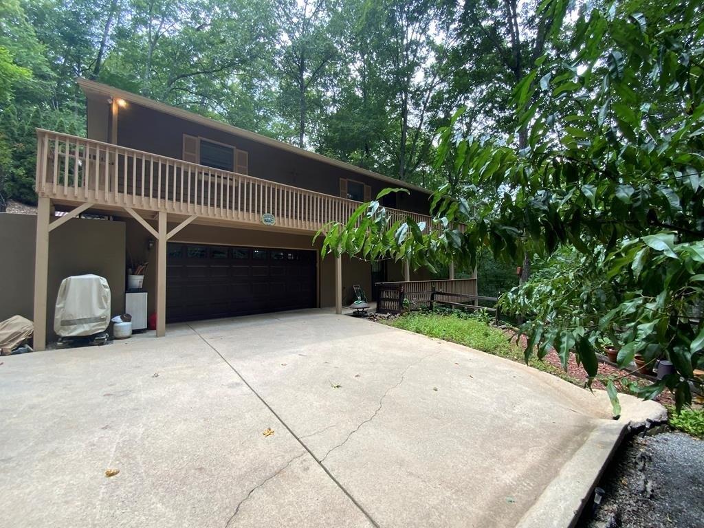 Pinecrest Dr, Franklin, NC 28734