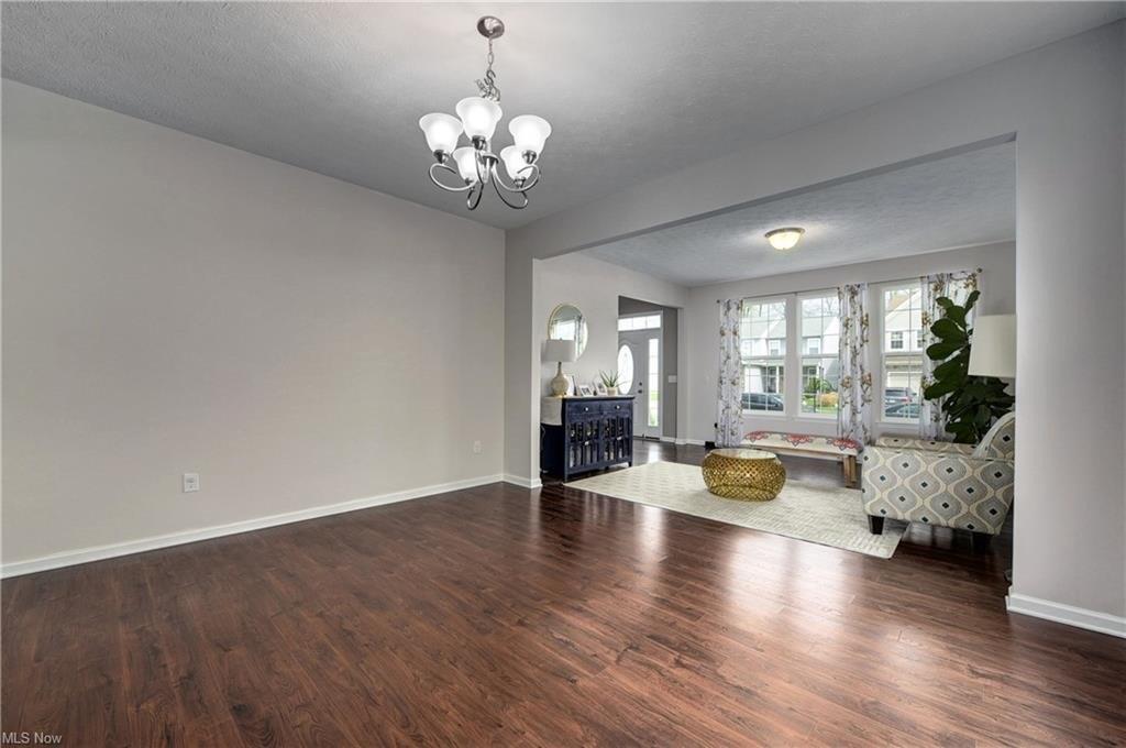 Rebecca Ln, Avon Lake, OH 44012