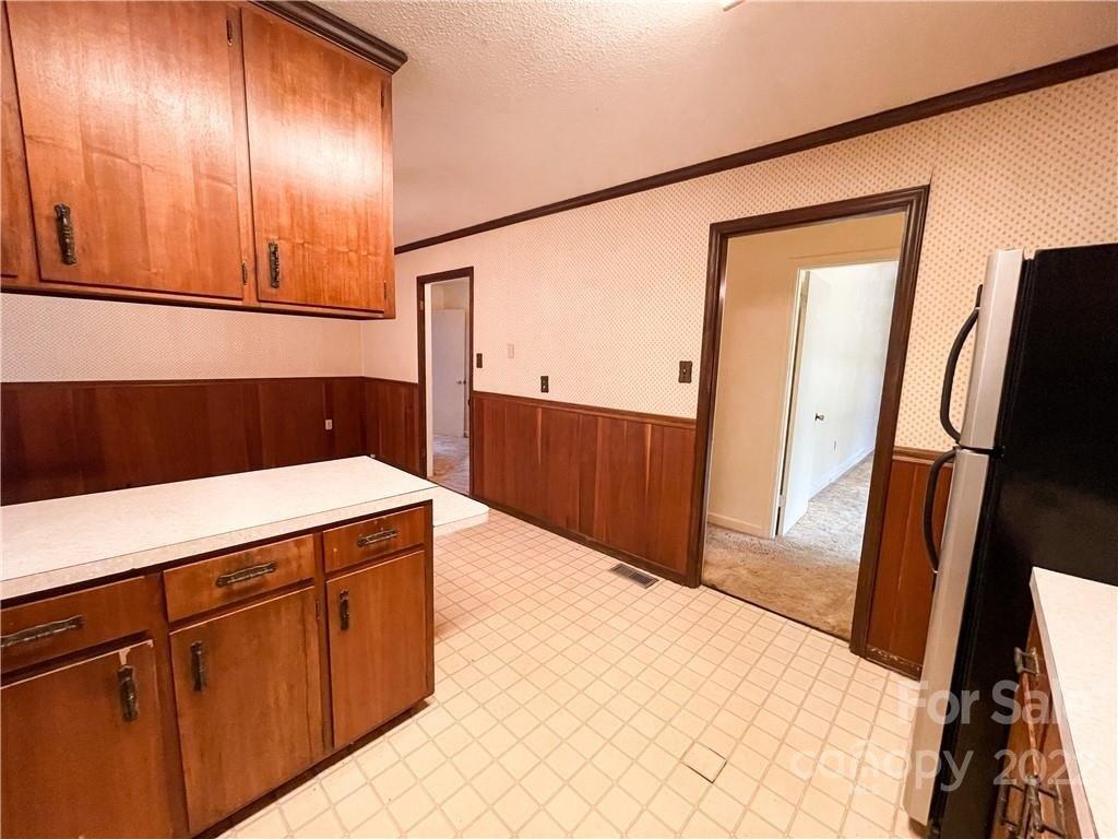 S Greenbriar Rd, Statesville, NC 28625