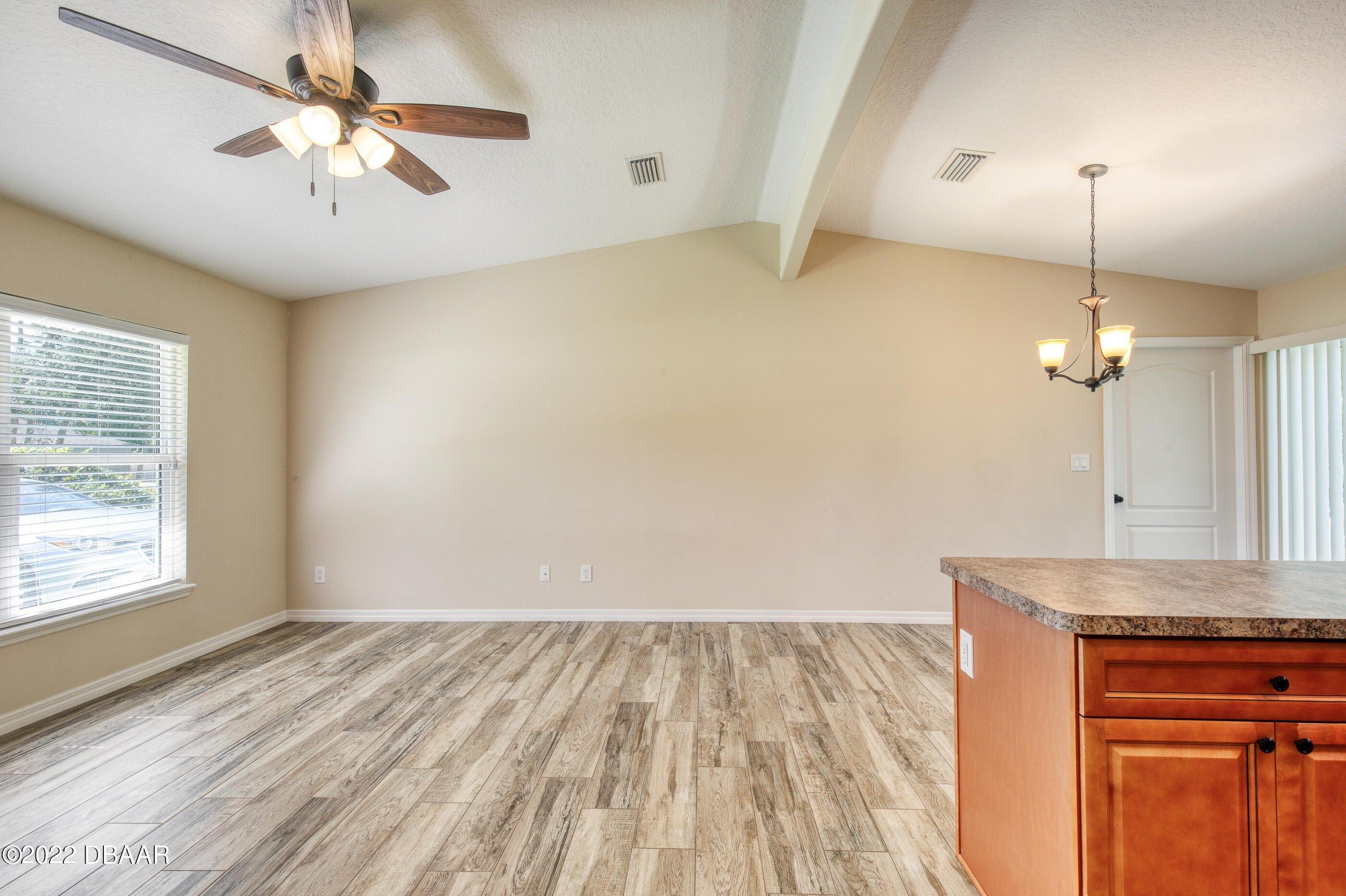 Grand Ave, Orange City, FL 32763