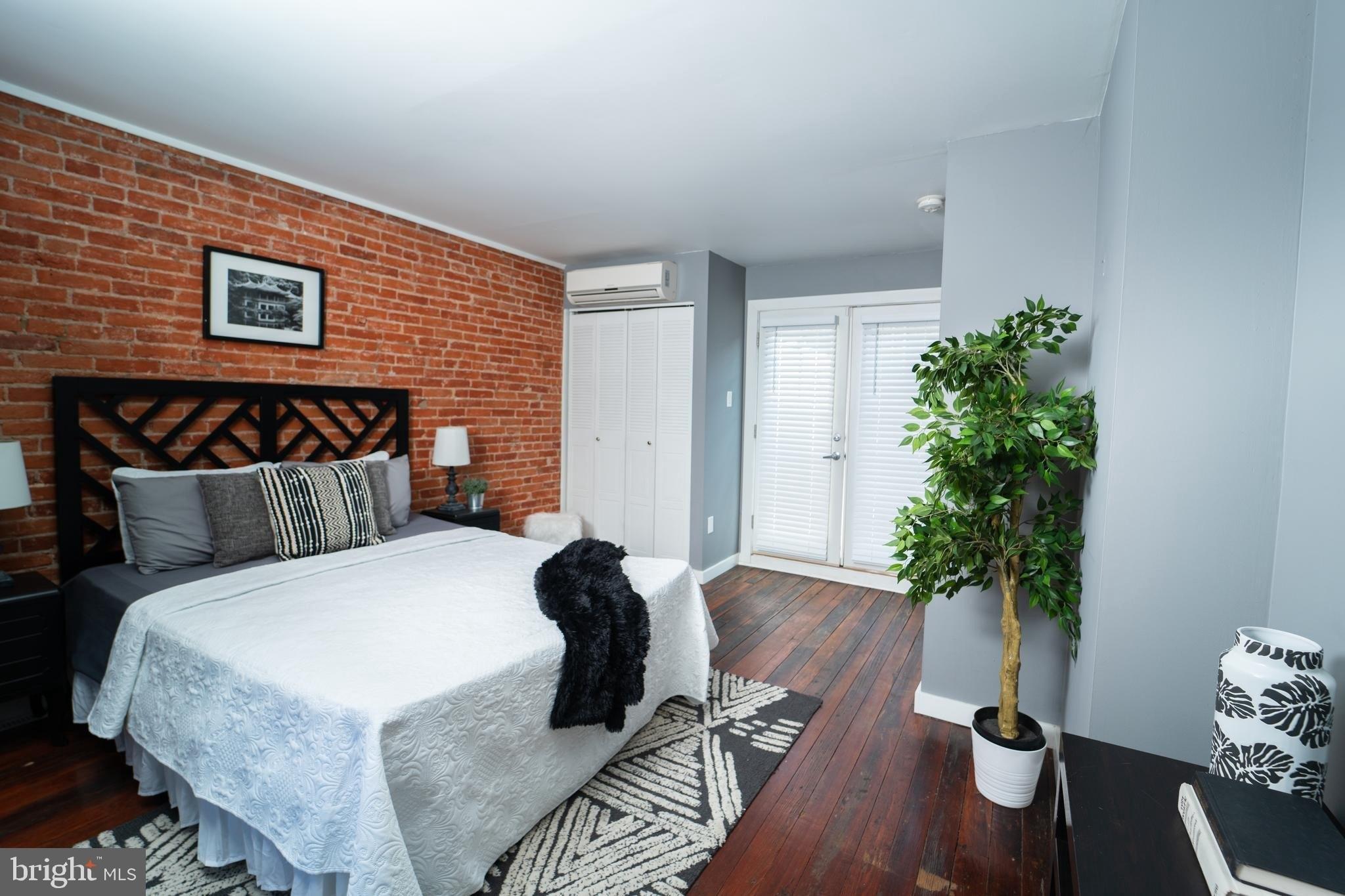Kater St, Philadelphia, PA 19147