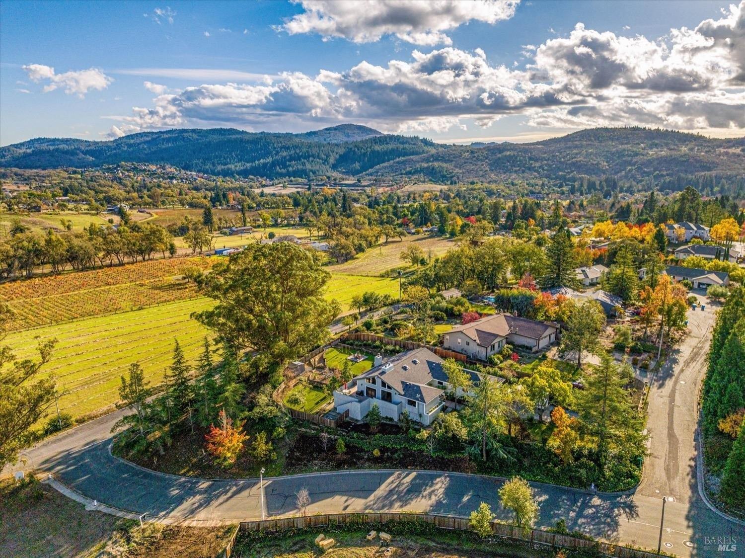 Scotland Ct, Santa Rosa, CA 95409