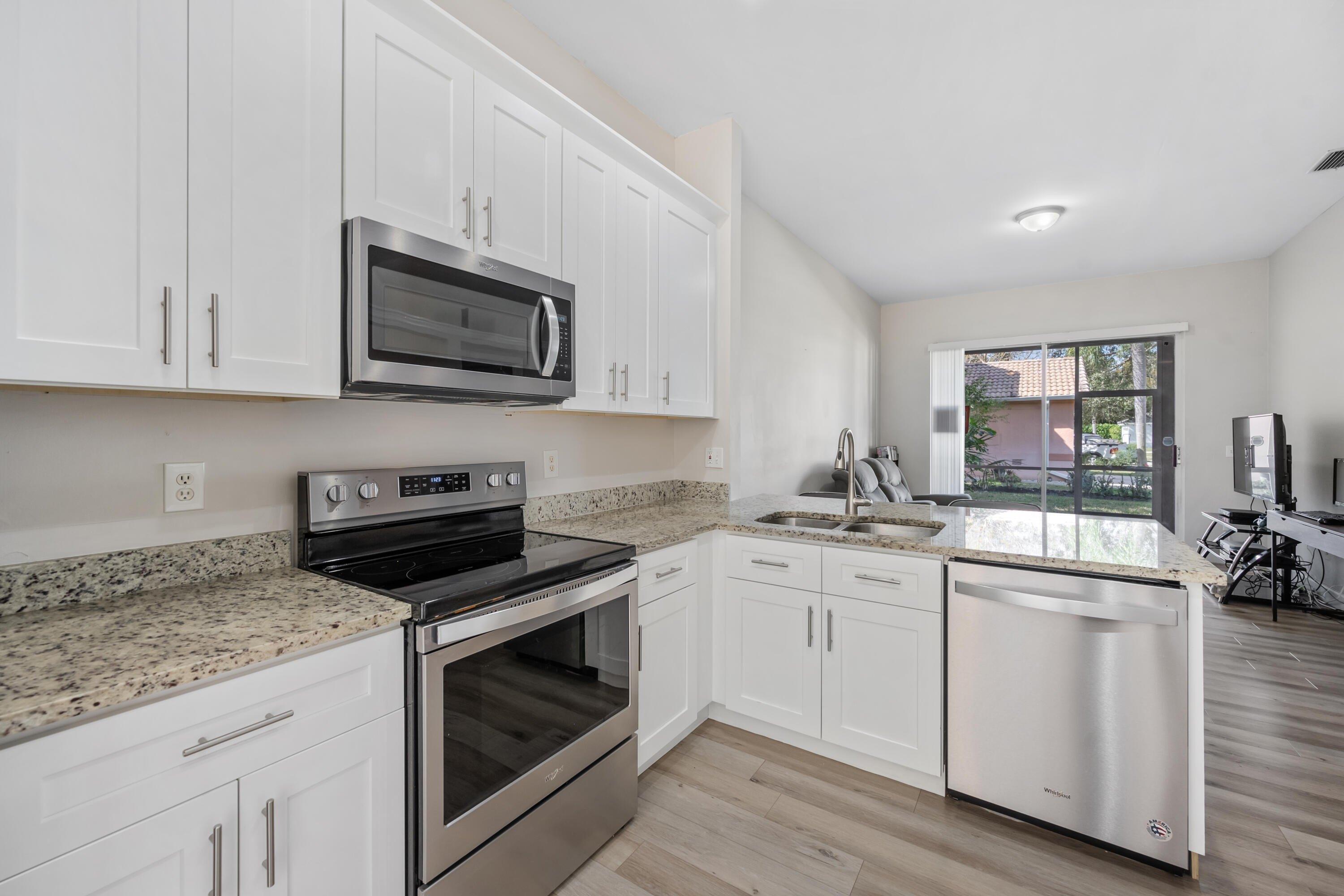 Lake Wellington Dr, Wellington, FL 33414